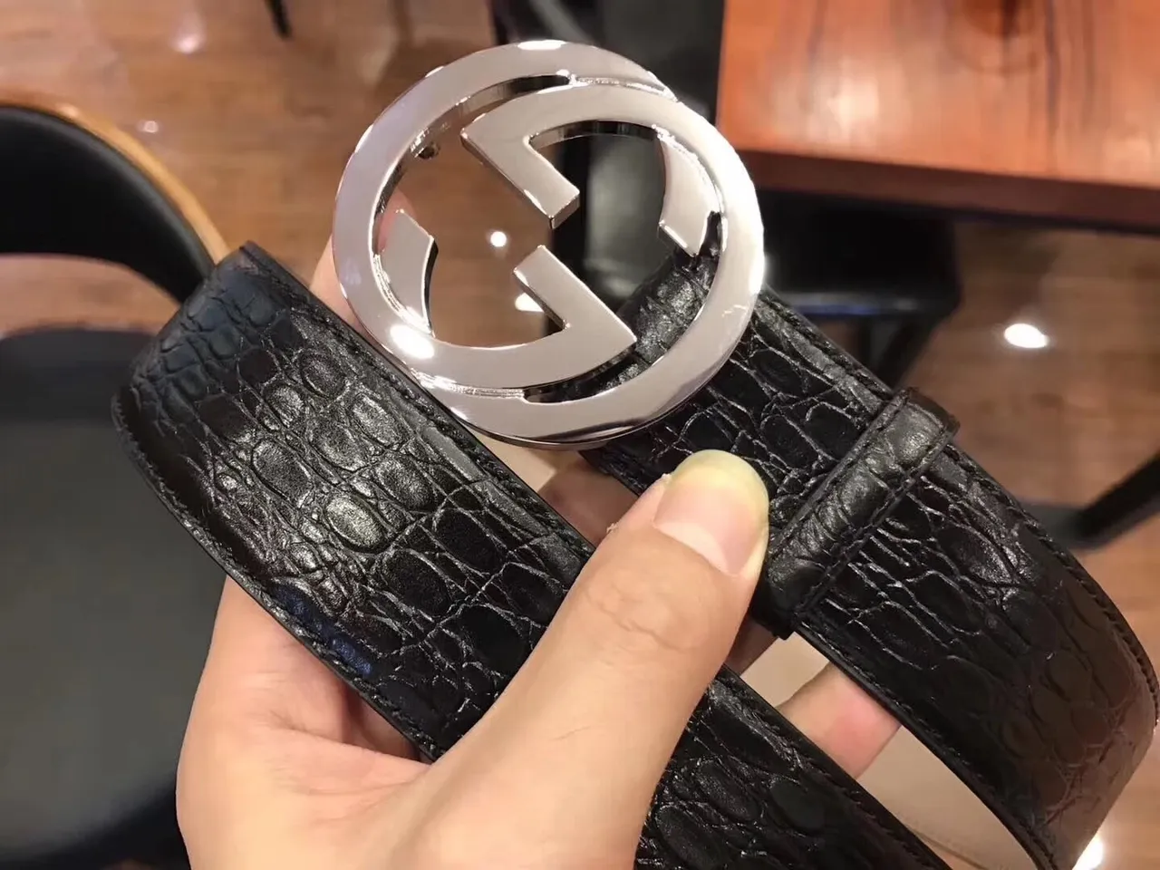 Gucci GG Marmont Ceinture en cuir noir embossée crocodile 3
