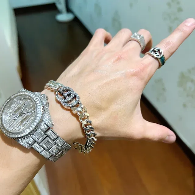 سوار Gucci GG Marmont سلاسل كيرب مزين بالكريستال 2