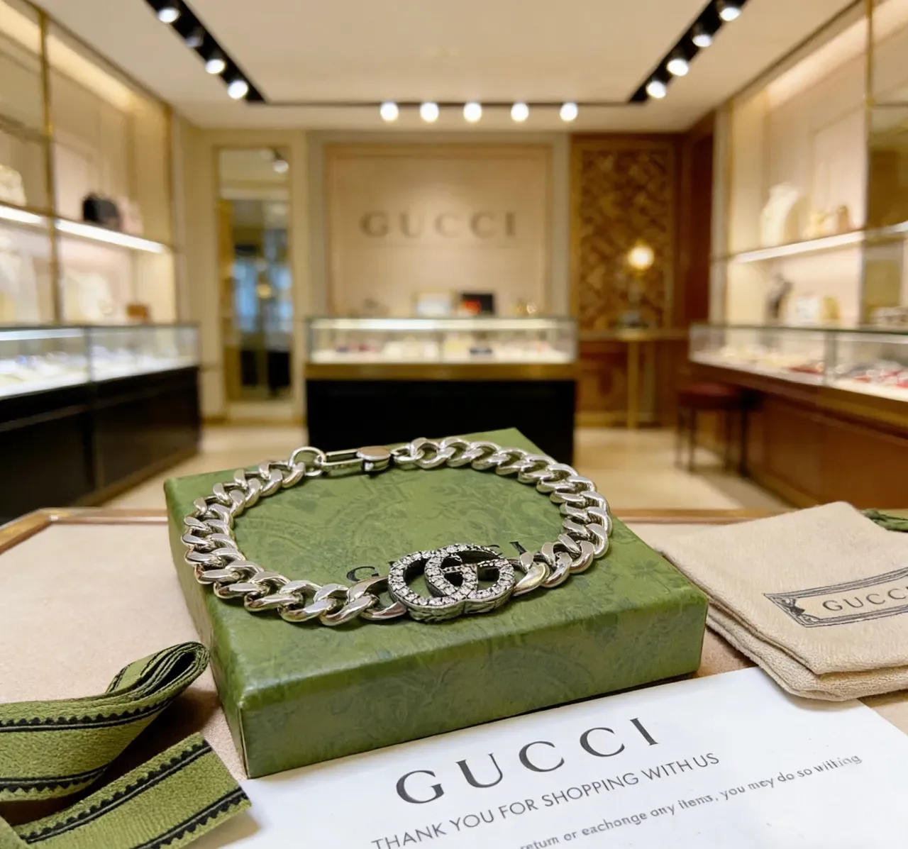 سوار Gucci GG Marmont سلاسل كيرب مزين بالكريستال 6