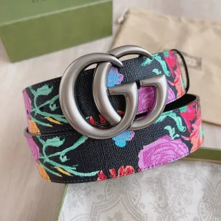 Gucci GG Marmont Cinto de couro preto com estampa floral