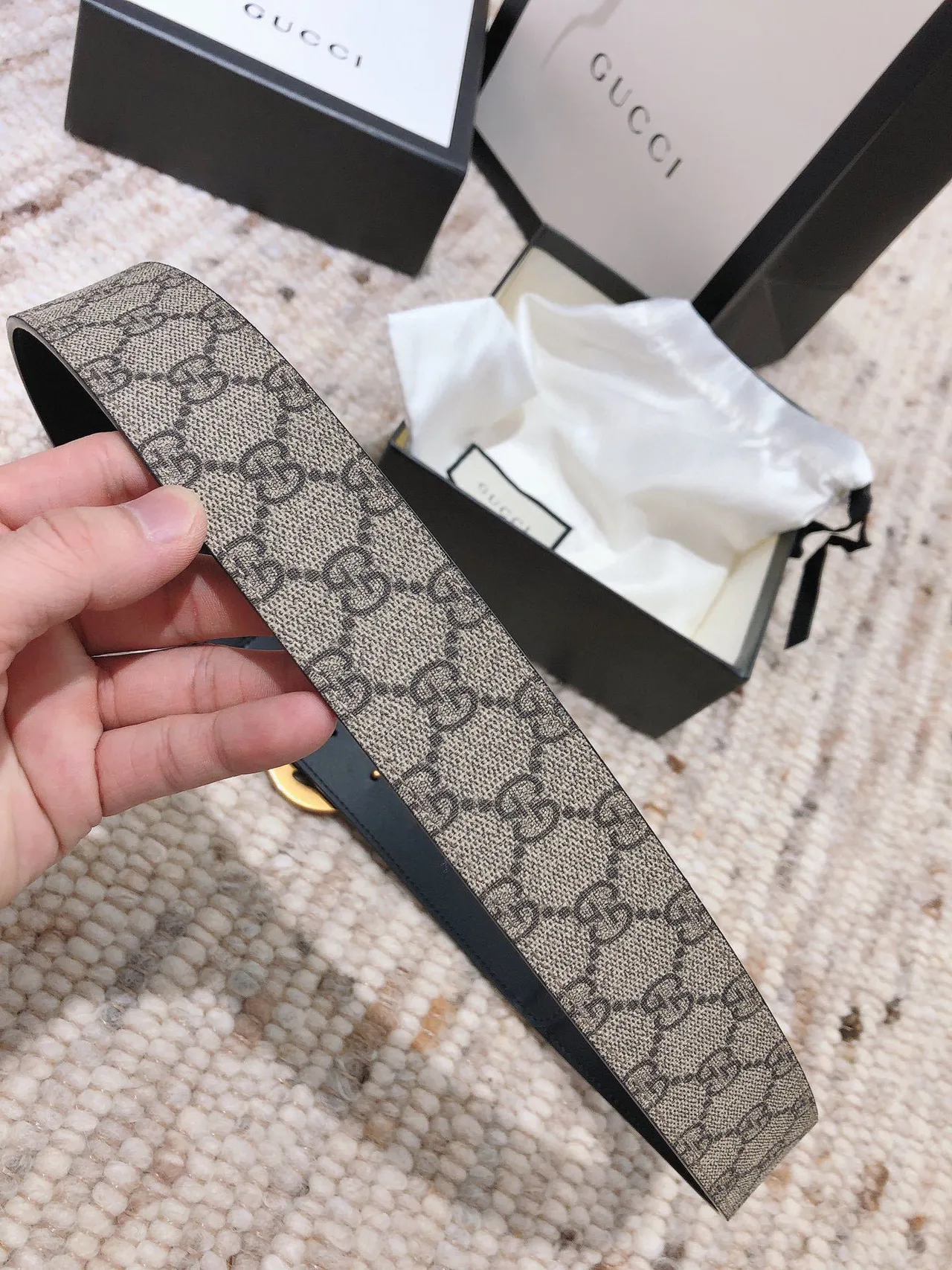 Gucci GG Marmont Interlocking G Buckle Cinto de couro bege e preto 7