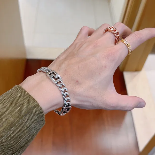 Gucci GG Marmont Interlocking G Silver Chain Bracelet 2