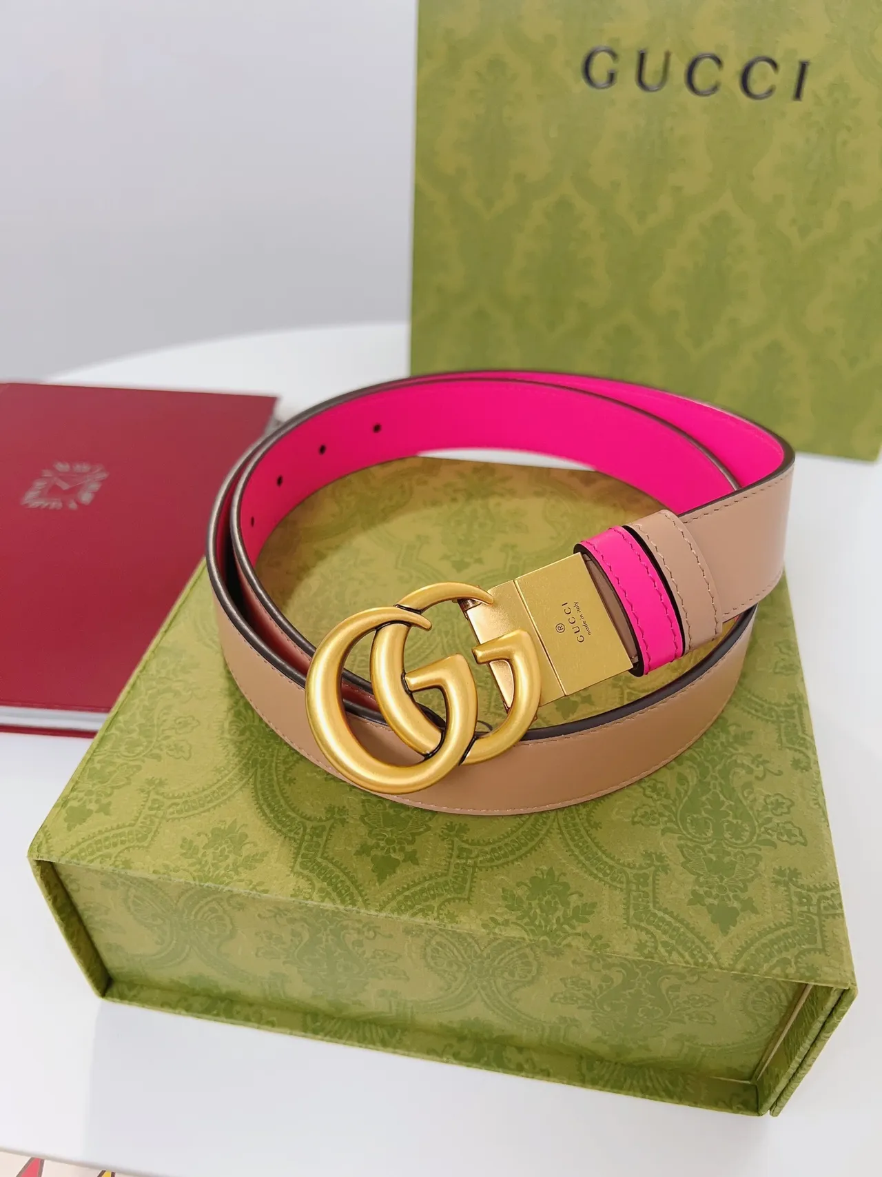 Gucci GG Marmont Ceinture en cuir réversible rose et beige 3