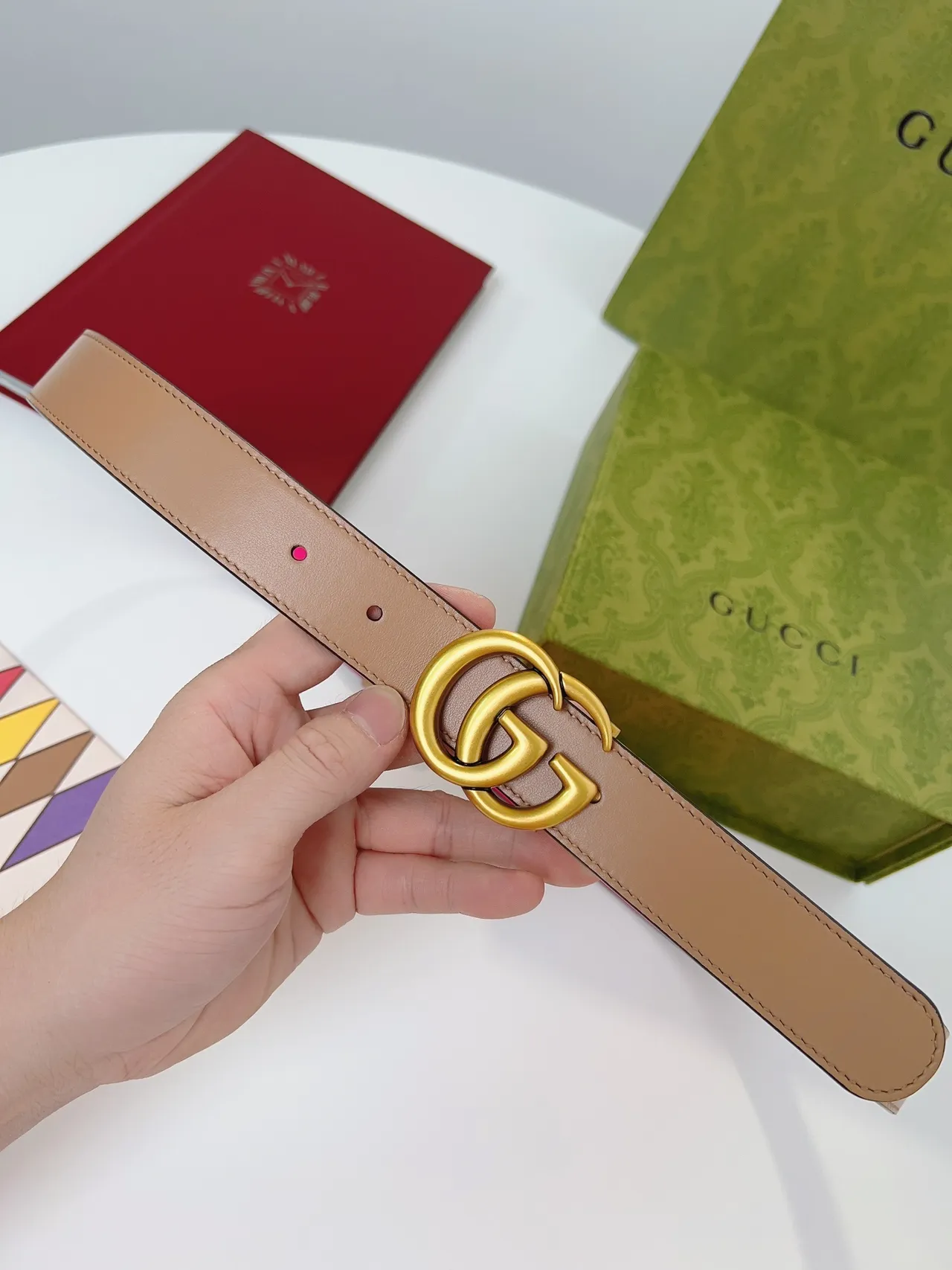 Gucci GG Marmont Ceinture en cuir réversible rose et beige 9