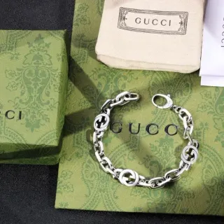 سوار Gucci GG Marmont فضي أخضر Interlocking G Logo Links سلسلة كرب سميكة