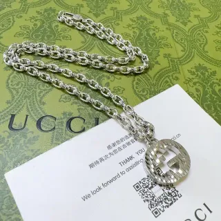 Gucci GG Marmont Collier pendentif argent Interlocking G