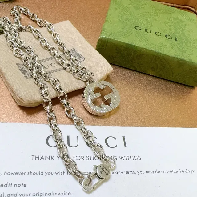 Gucci GG Marmont Collier pendentif argent Interlocking G 5