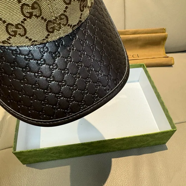 Gucci GG Monogram قماش كانفاس وجلد كاب بيسبول 5
