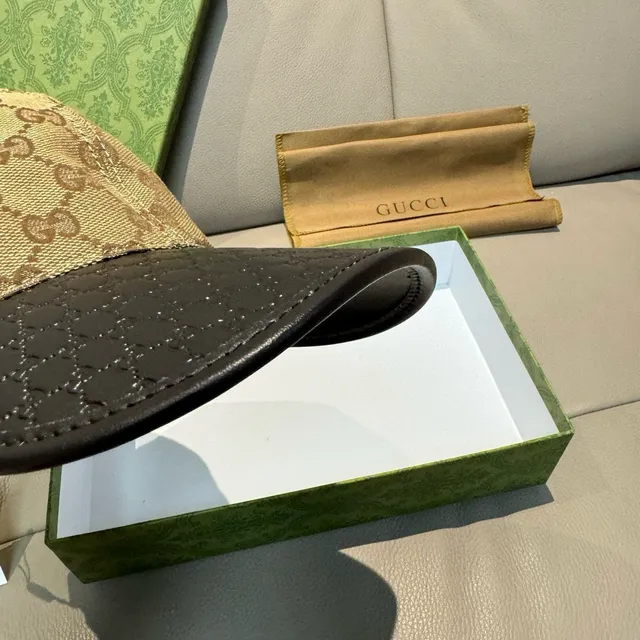 Gucci GG Monogram قماش كانفاس وجلد كاب بيسبول 6