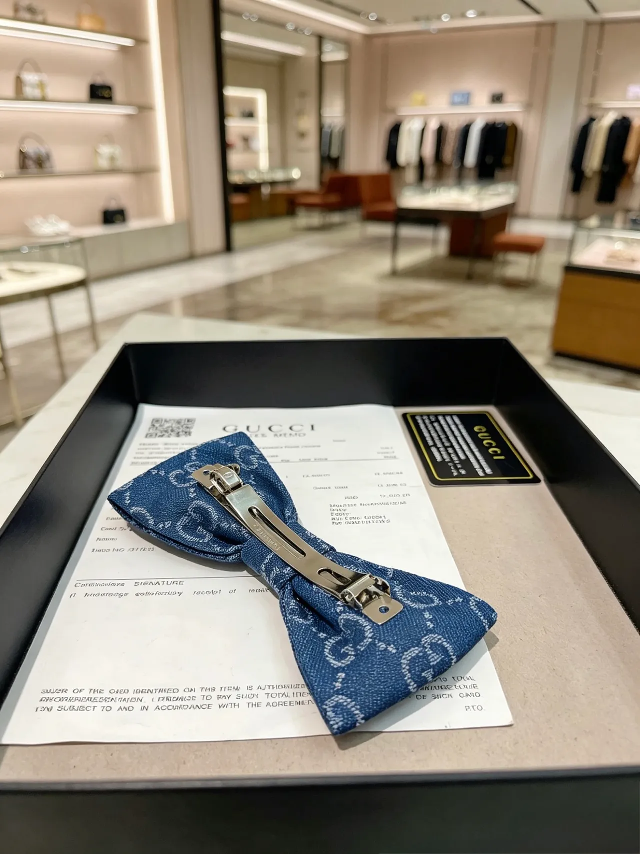 Gucci GG Monogram Pajarita de Denim 3