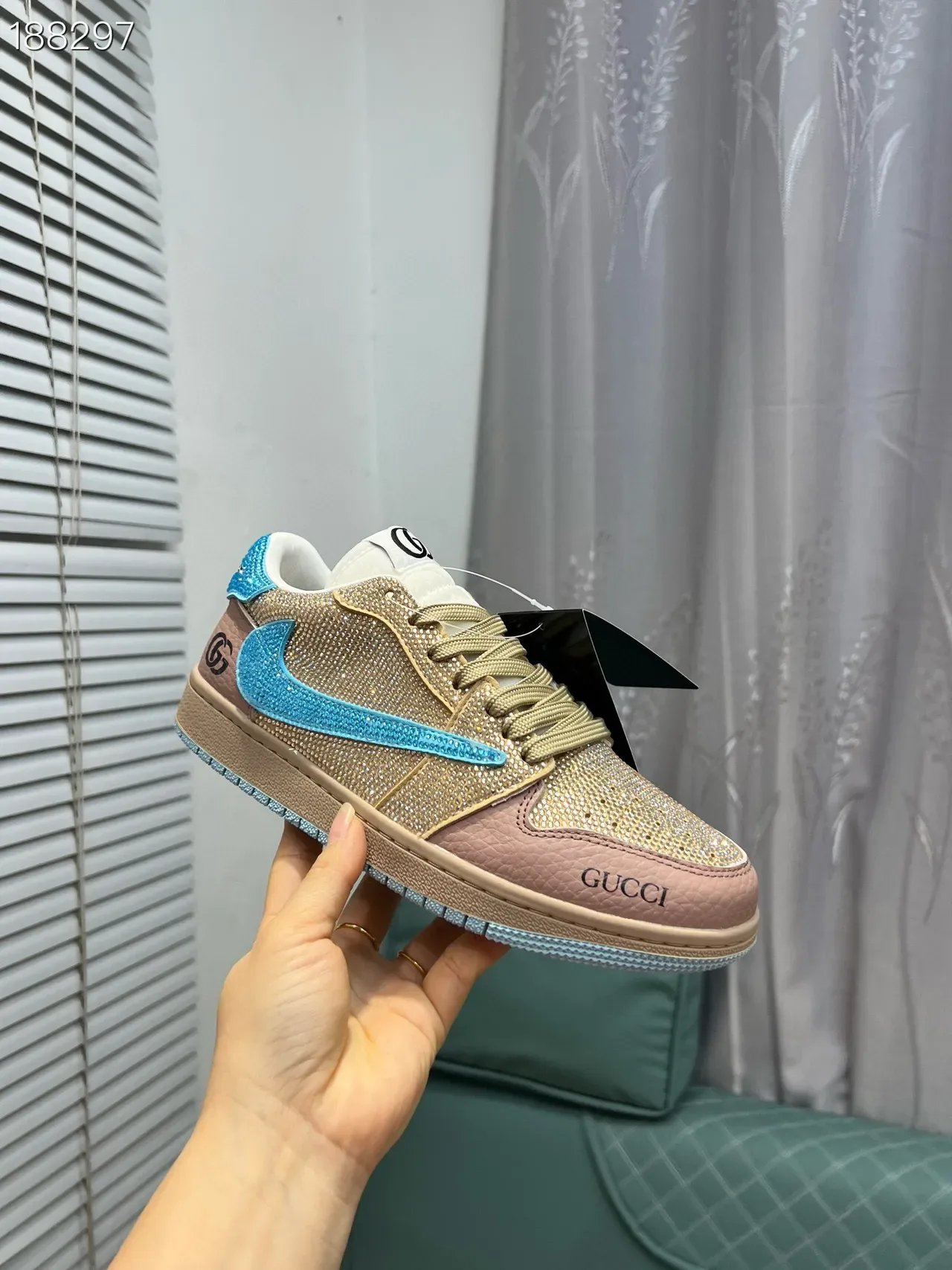 Gucci 金蓝水晶镶嵌双色皮革生活方式运动鞋 8