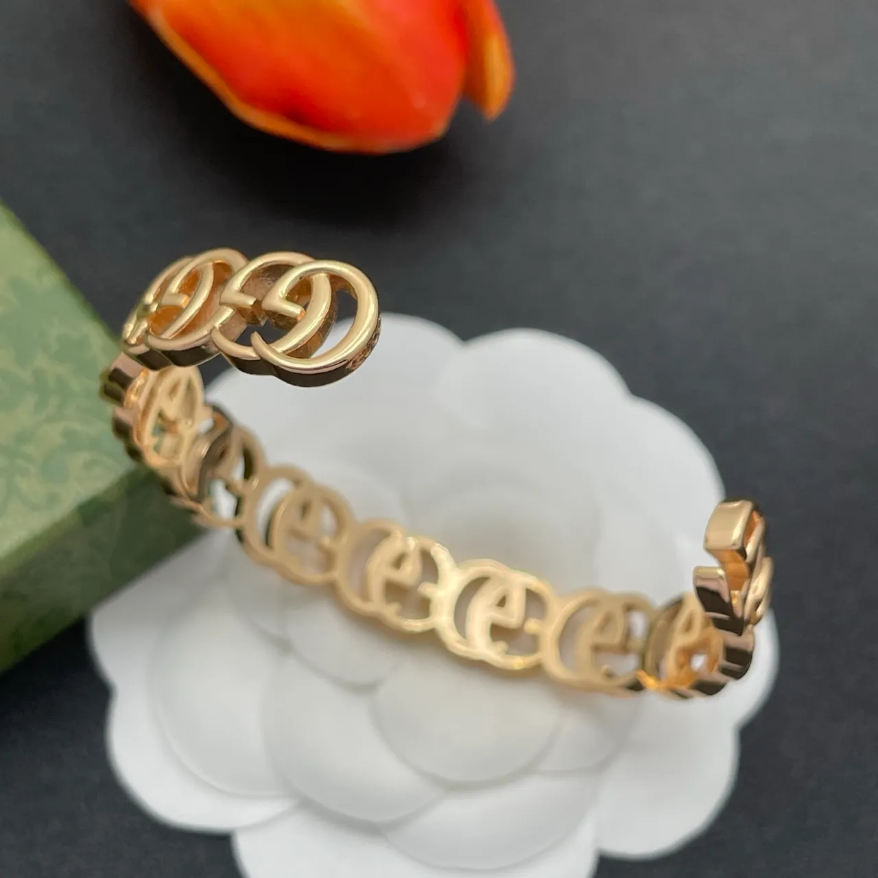 Gucci Gold Interlocking Double-G Links Polished Metal Bracelet 3