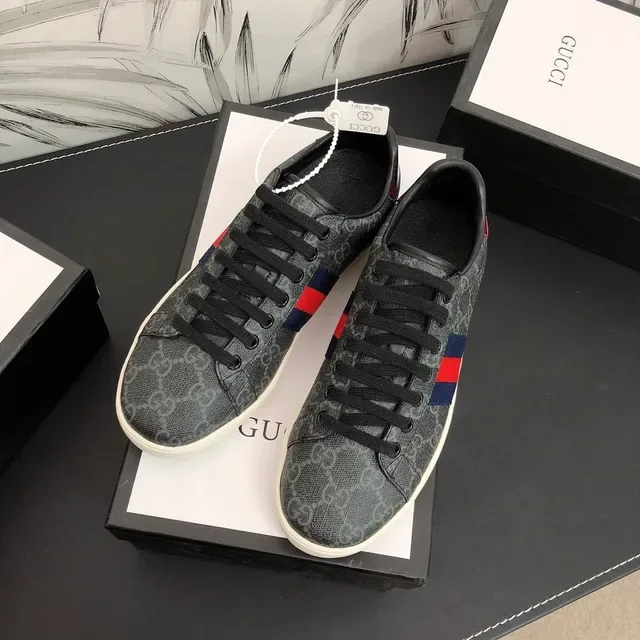 Gucci gris et rouge GG monogramme toile rayure web détail lifestyle sneakers 4