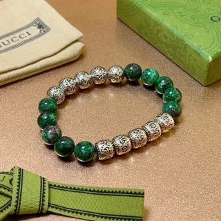 Gucci Pulsera de Piedras Verdes y Cuentas Plateadas Ornadas
