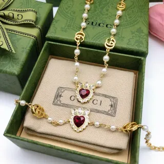 Collier Gucci Pendentif Cœur Perlé Or
