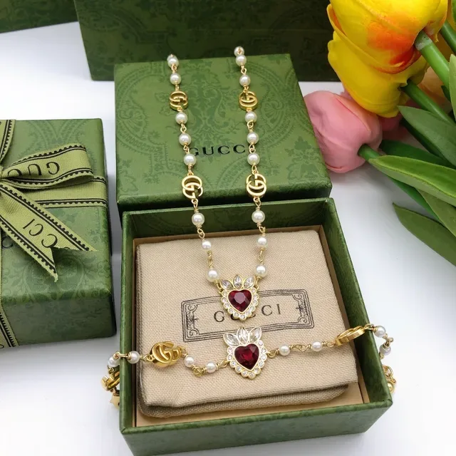 Collier Gucci Pendentif Cœur Perlé Or 3