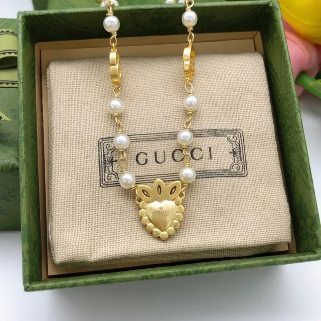 Collier Gucci Pendentif Cœur Perlé Or 5