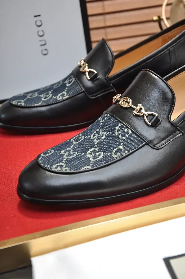 Gucci Horsebit 1955 Mocassins en Cuir Noir et GG Monogram 2