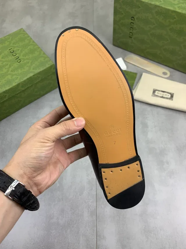 Mocassins Gucci Horsebit 1955 Couro Marrom e Preto 2
