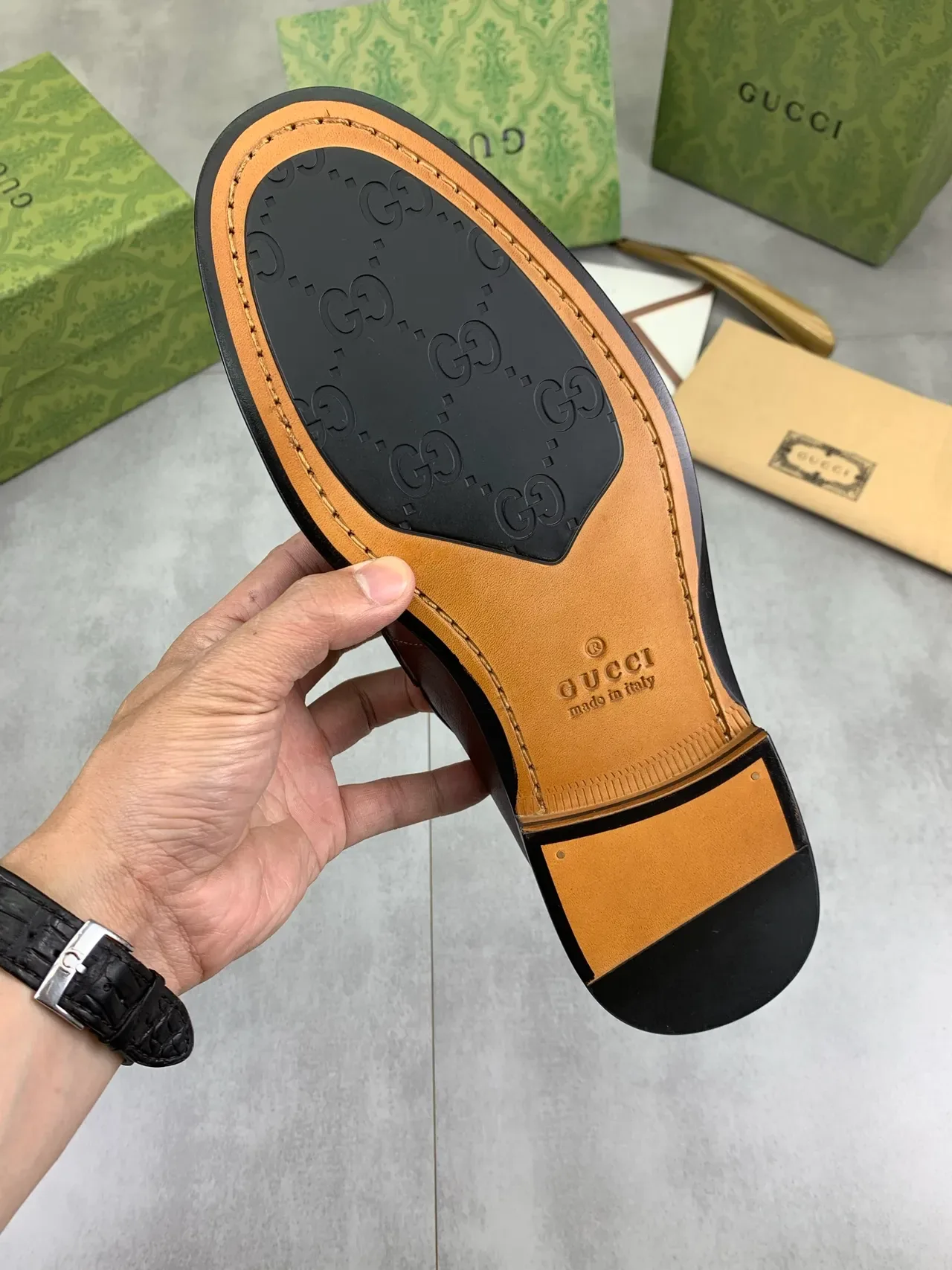 Gucci Horsebit 1955 বাদামী সোনালি পালিশ করা চামড়ার বাকেল লোফার 4