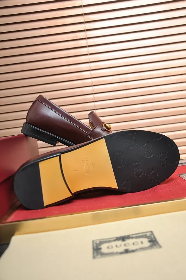 Gucci Horsebit 1955 बर्गंडी गोल्ड चमड़े का बकल लूफर 3