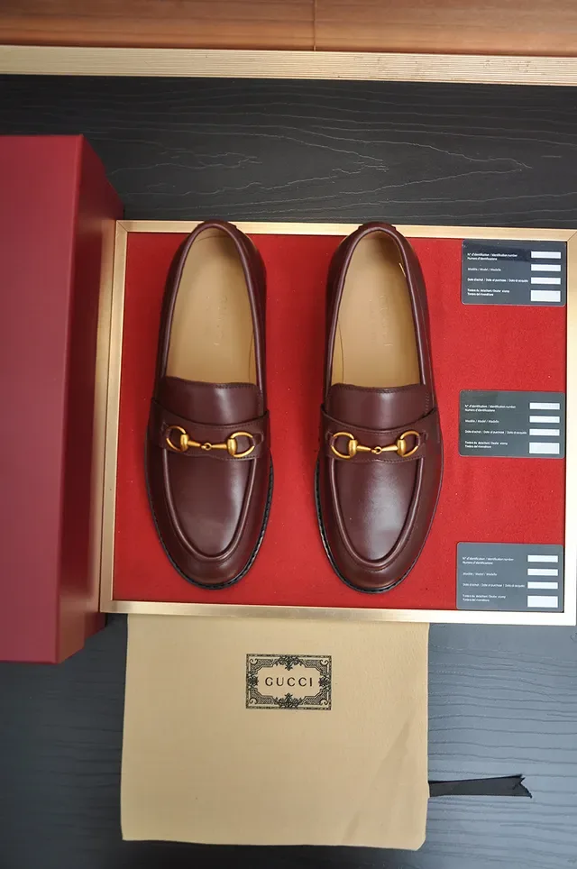 Gucci Horsebit 1955 बर्गंडी गोल्ड चमड़े का बकल लूफर 5