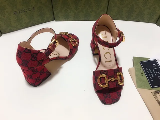 Gucci Horsebit 1955 लाल और नेवी GG Monogram ग्लाडिएटर सैंडल 9