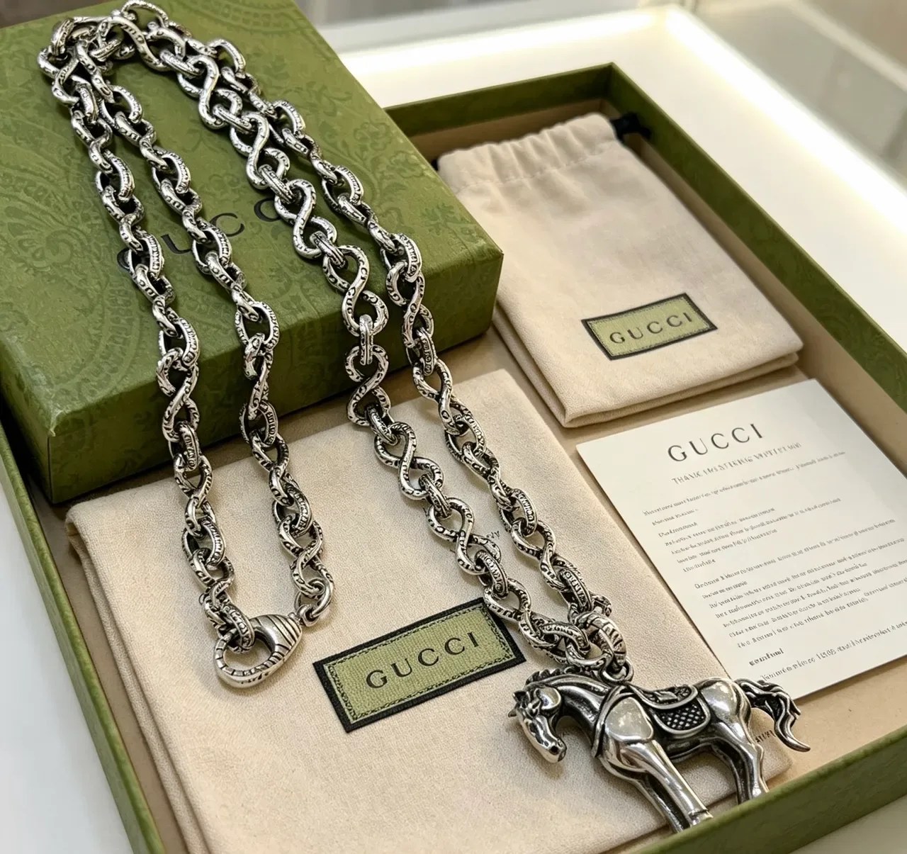 Gucci Horsebit 1955 银米色扭链雕塑马吊坠项链 5