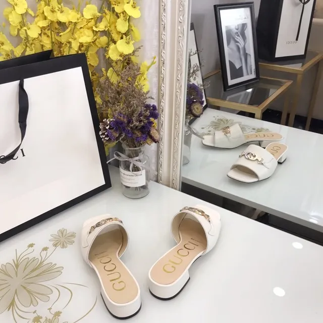 Gucci Horsebit 1955 Sapatos Casuais de Couro Branco Dourado com Fivela Dupla-G 9