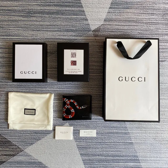 Gucci Kingsnake Print কালো Saffiano Leather ছোট বাটোয়া 3