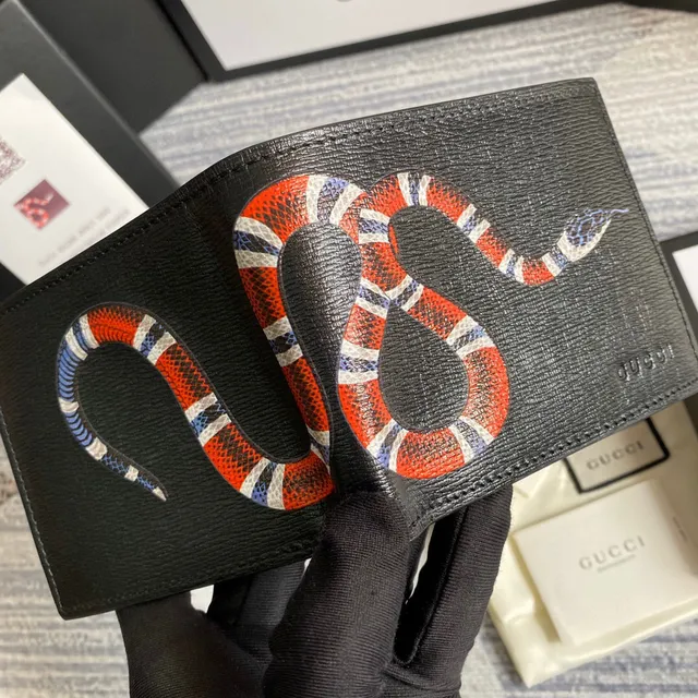 Gucci Kingsnake Print কালো Saffiano Leather ছোট বাটোয়া 6