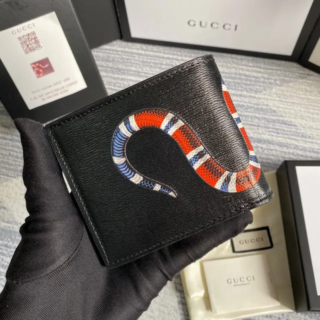 Gucci Kingsnake Print কালো Saffiano Leather ছোট বাটোয়া 10