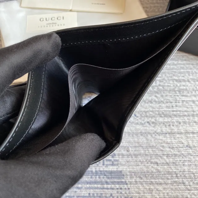 Gucci Kingsnake Print কালো Saffiano Leather ছোট বাটোয়া 12
