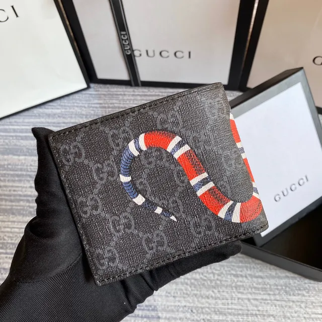 Gucci Kingsnake Print কালো Saffiano Leather ছোট বাটোয়া 18
