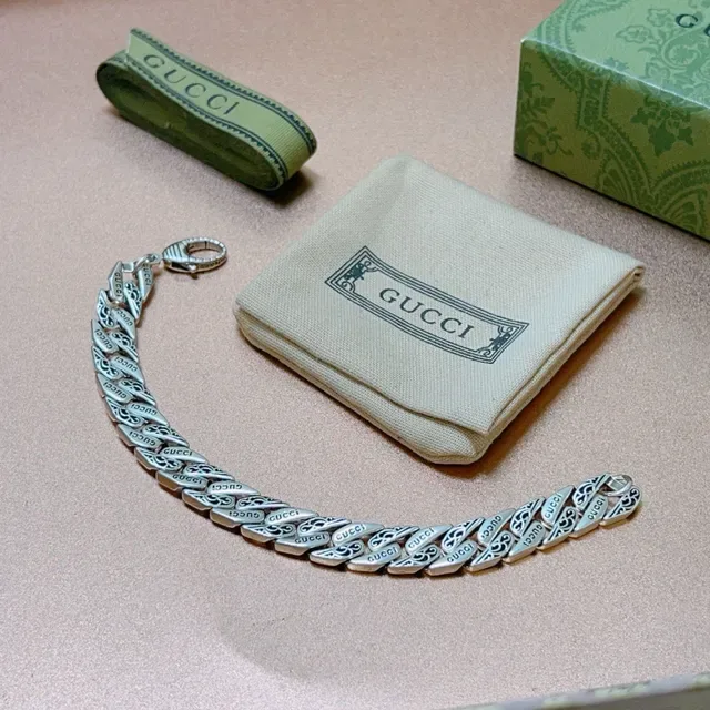 Gucci Link to Love Silver Wide Chain Engraved Branding Bracelet 4