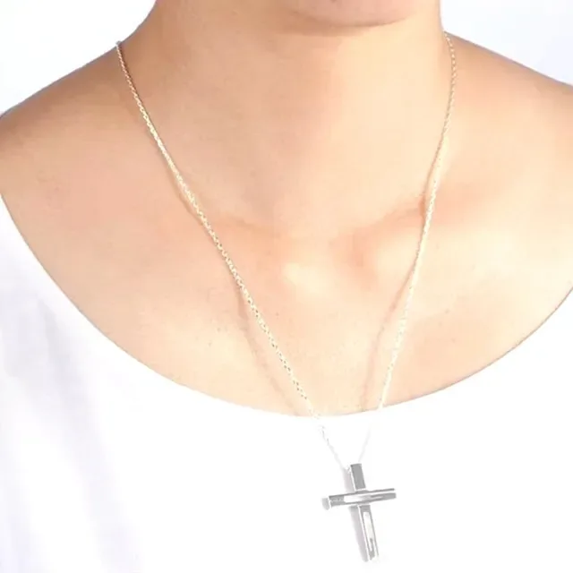 Gucci Minimalist Cross Pendant Necklace 3