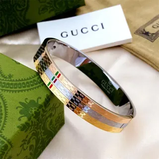 Gucci سوار متعدد الألوان منحوت GG علم إيطاليا
