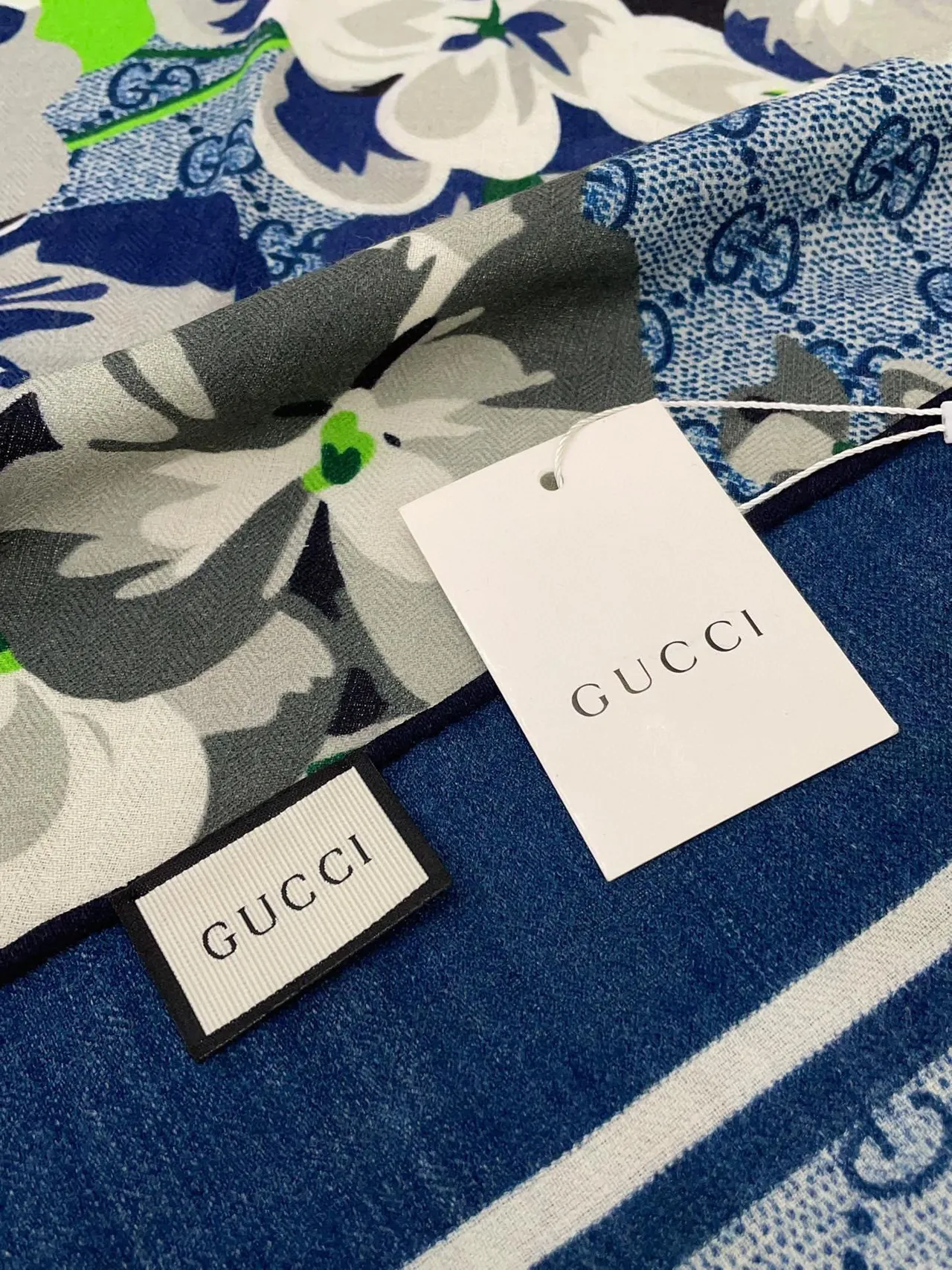 Gucci বহুরঙ ফুল এবং GG Monogram রেশম স্কার্ফ 1