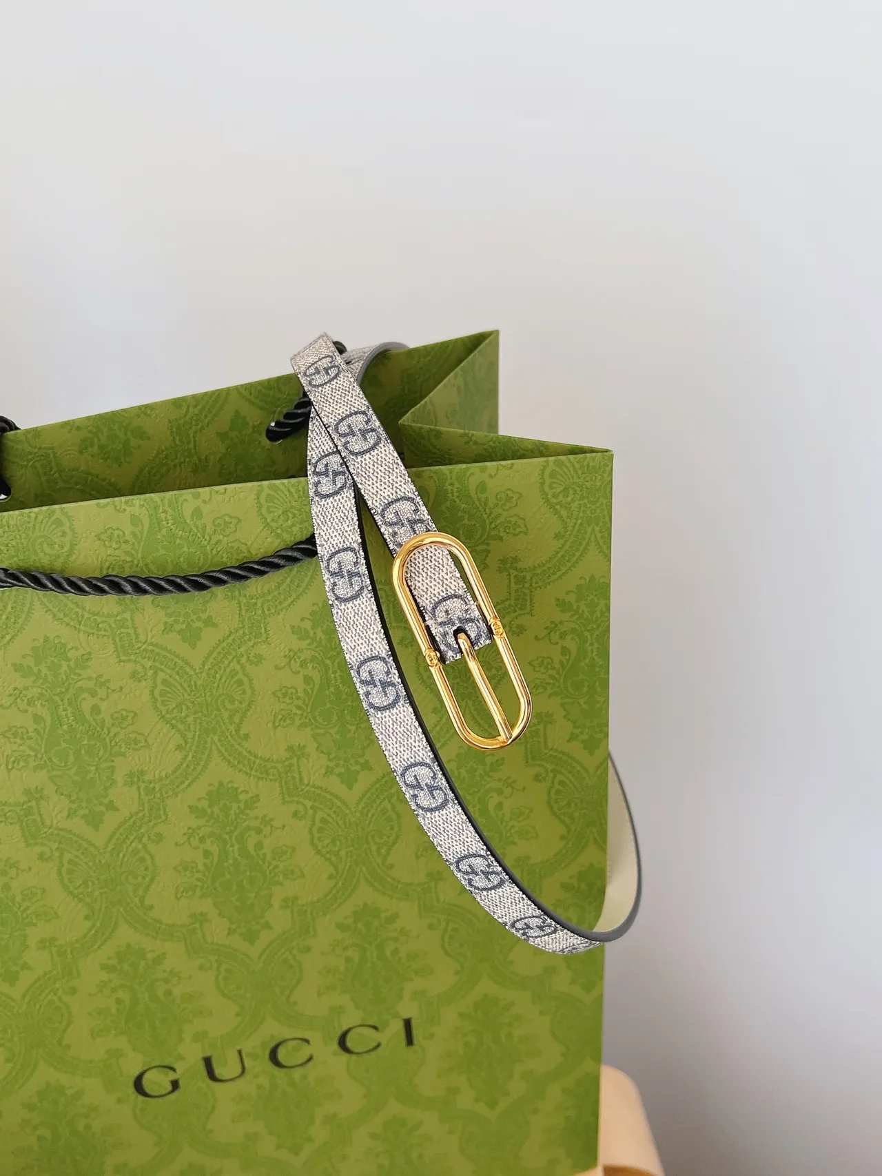 Gucci Ophidia ধূসর সাদা GG Supreme ক্যানভাস সংকীর্ণ সিলুয়েট চামড়ার বেল্ট 3
