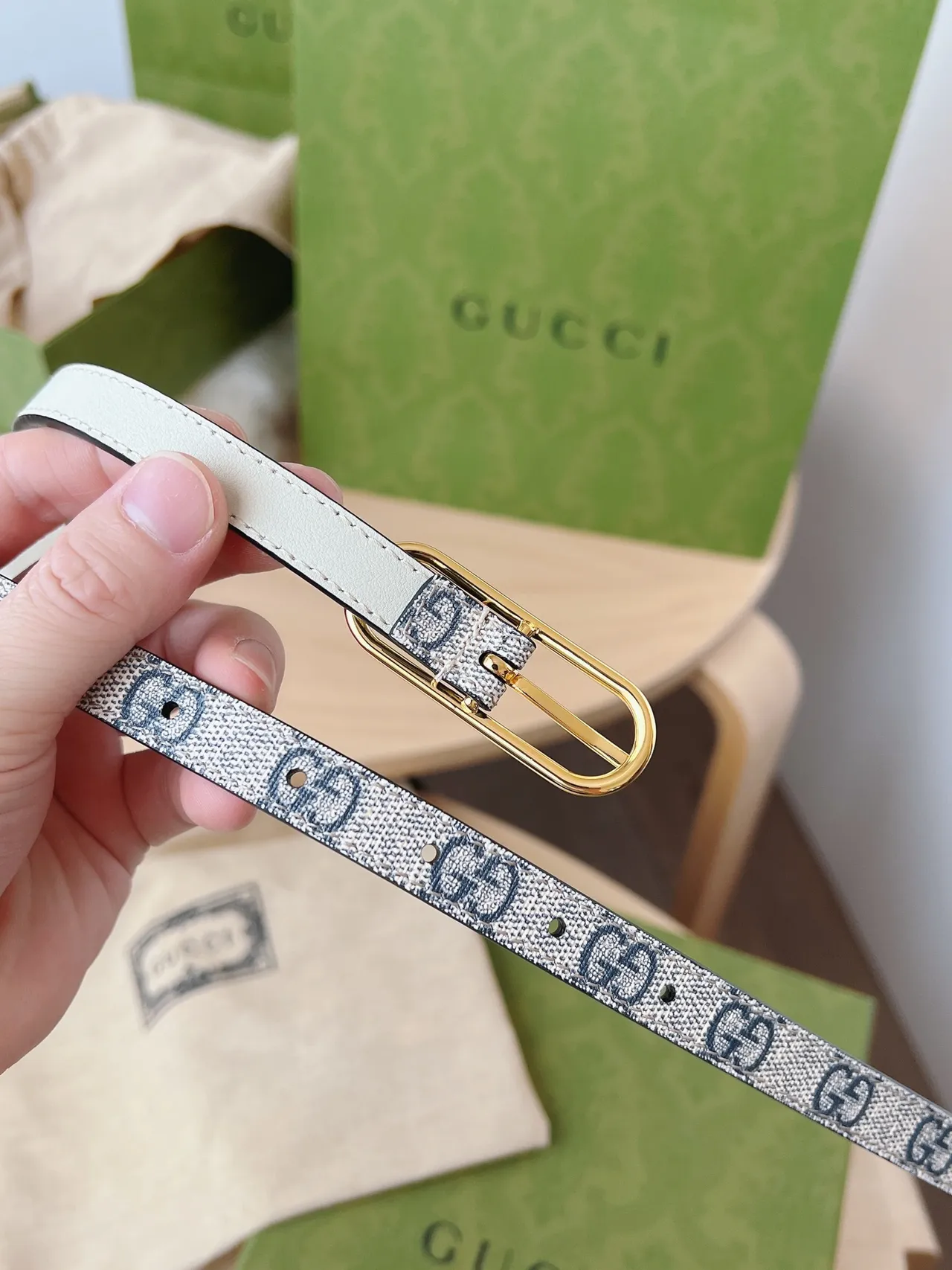 Gucci Ophidia ধূসর সাদা GG Supreme ক্যানভাস সংকীর্ণ সিলুয়েট চামড়ার বেল্ট 5