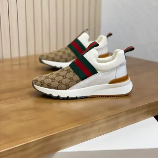 Gucci Screener 米色和白色 GG Monogram Web Strap 生活方式运动鞋