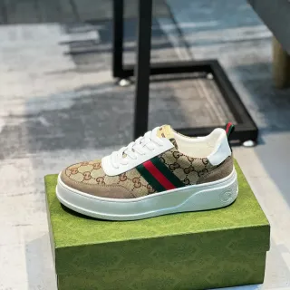 Gucci Screener 米色 Monogram Web Stripe 生活方式运动鞋
