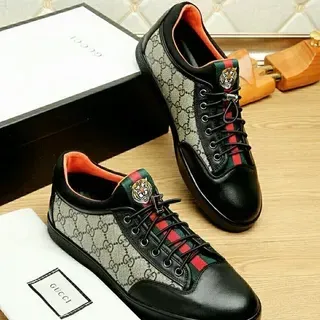 Gucci Screener Negro y Beige GG Monogram Lifestyle Sneakers