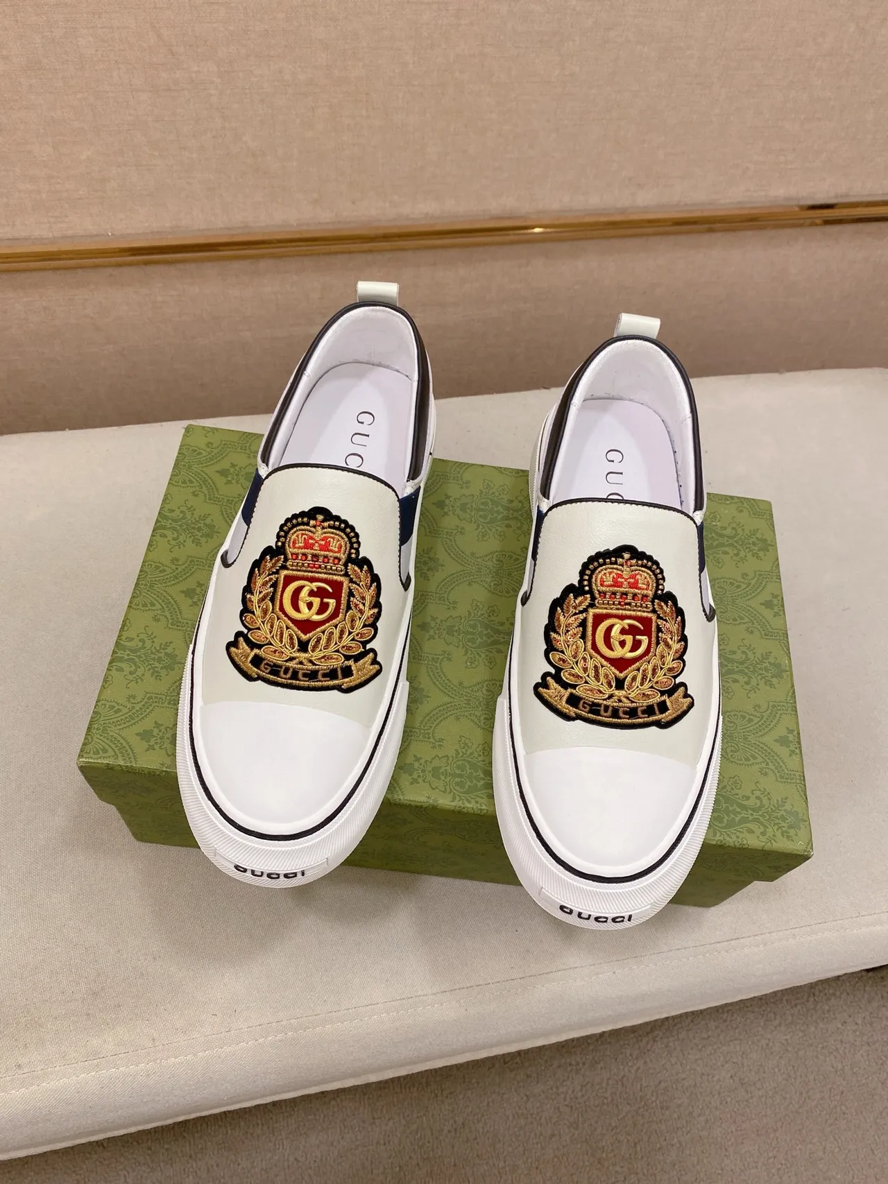 Gucci Screener Embroidered Crest White Loafer 5