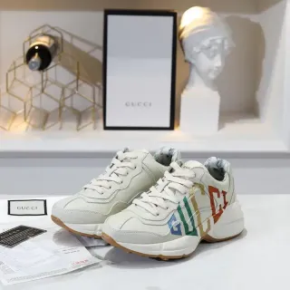 Gucci Screener zapatillas lifestyle de varios colores con logo bordado