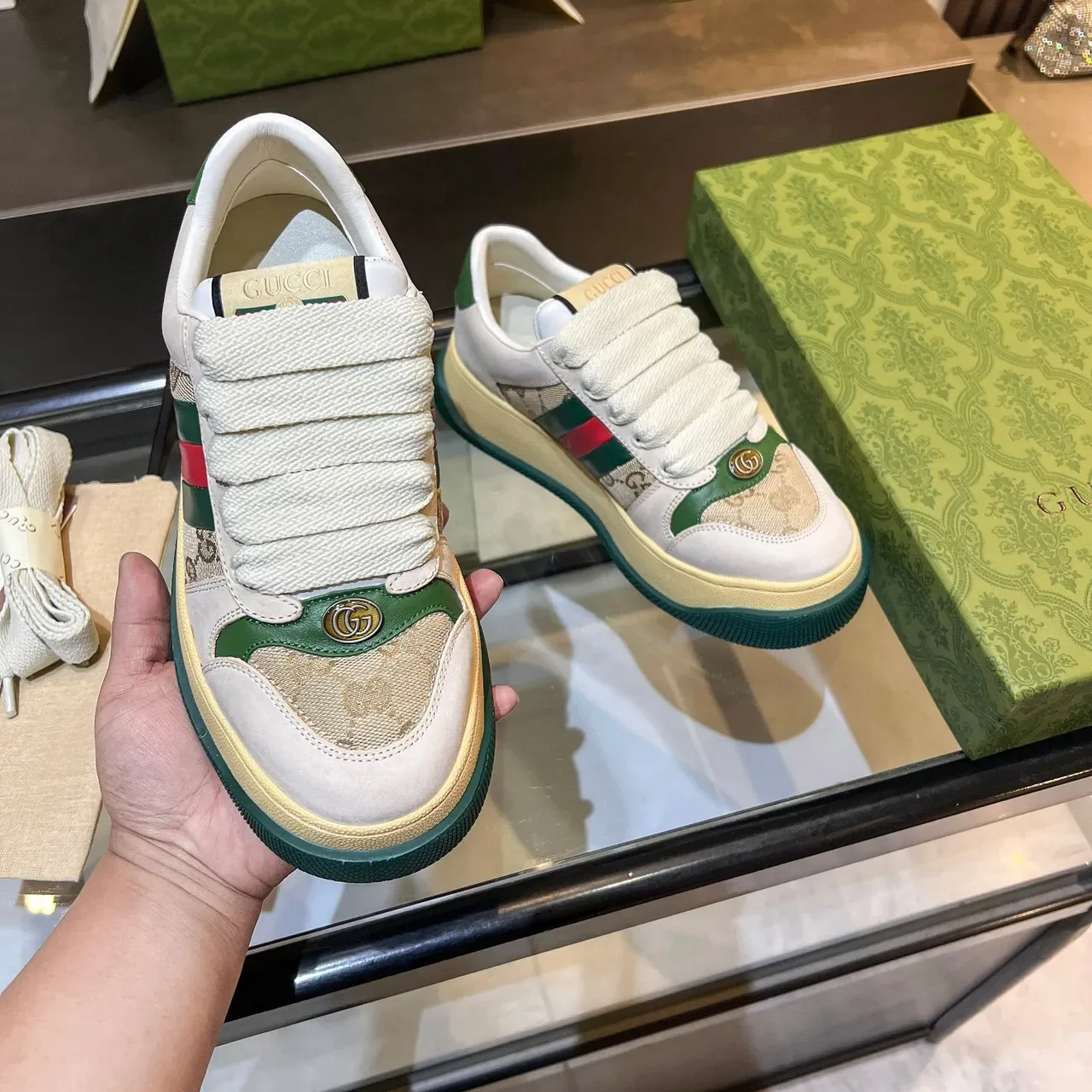 Gucci Screener Off-White এবং Beige GG Monogram Web Stripe লাইফস্টাইল স্নিকার 2