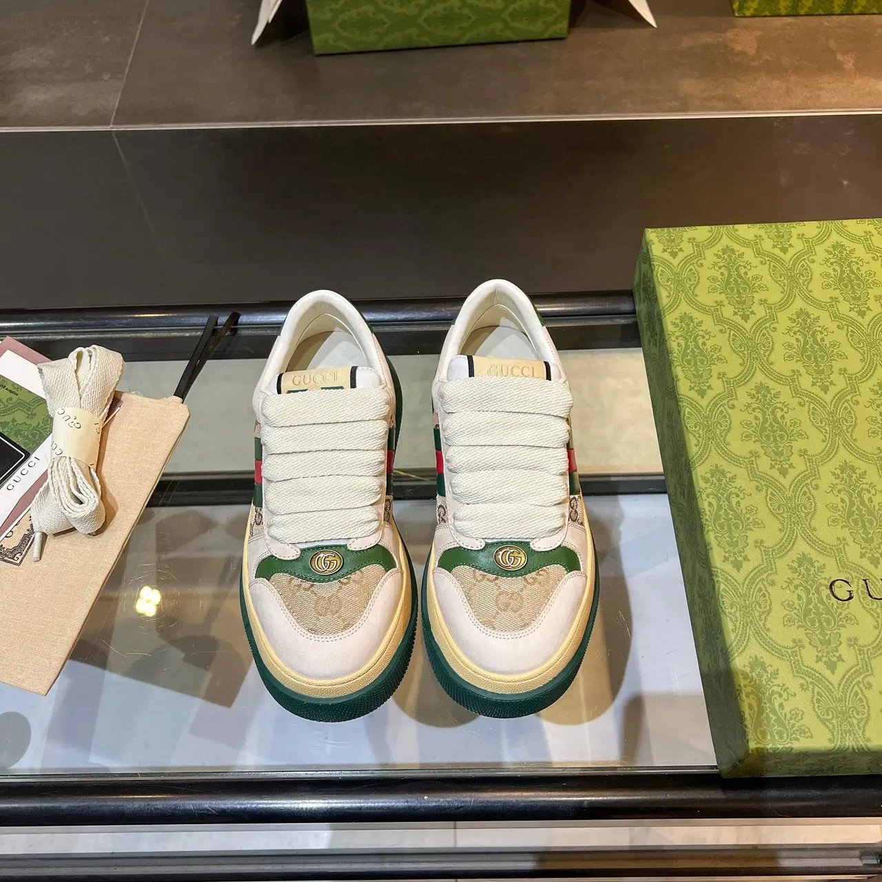 Gucci Screener Off-White এবং Beige GG Monogram Web Stripe লাইফস্টাইল স্নিকার 3