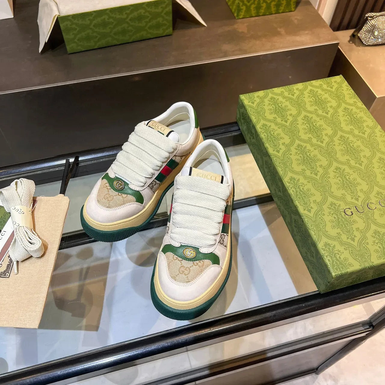 Gucci Screener Off-White এবং Beige GG Monogram Web Stripe লাইফস্টাইল স্নিকার 4