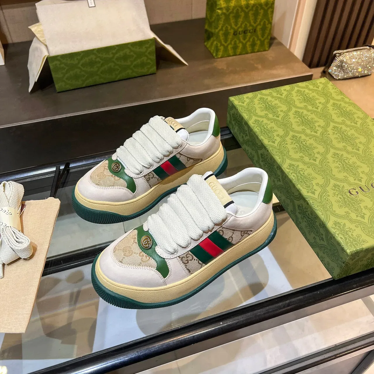 Gucci Screener Off-White এবং Beige GG Monogram Web Stripe লাইফস্টাইল স্নিকার 5