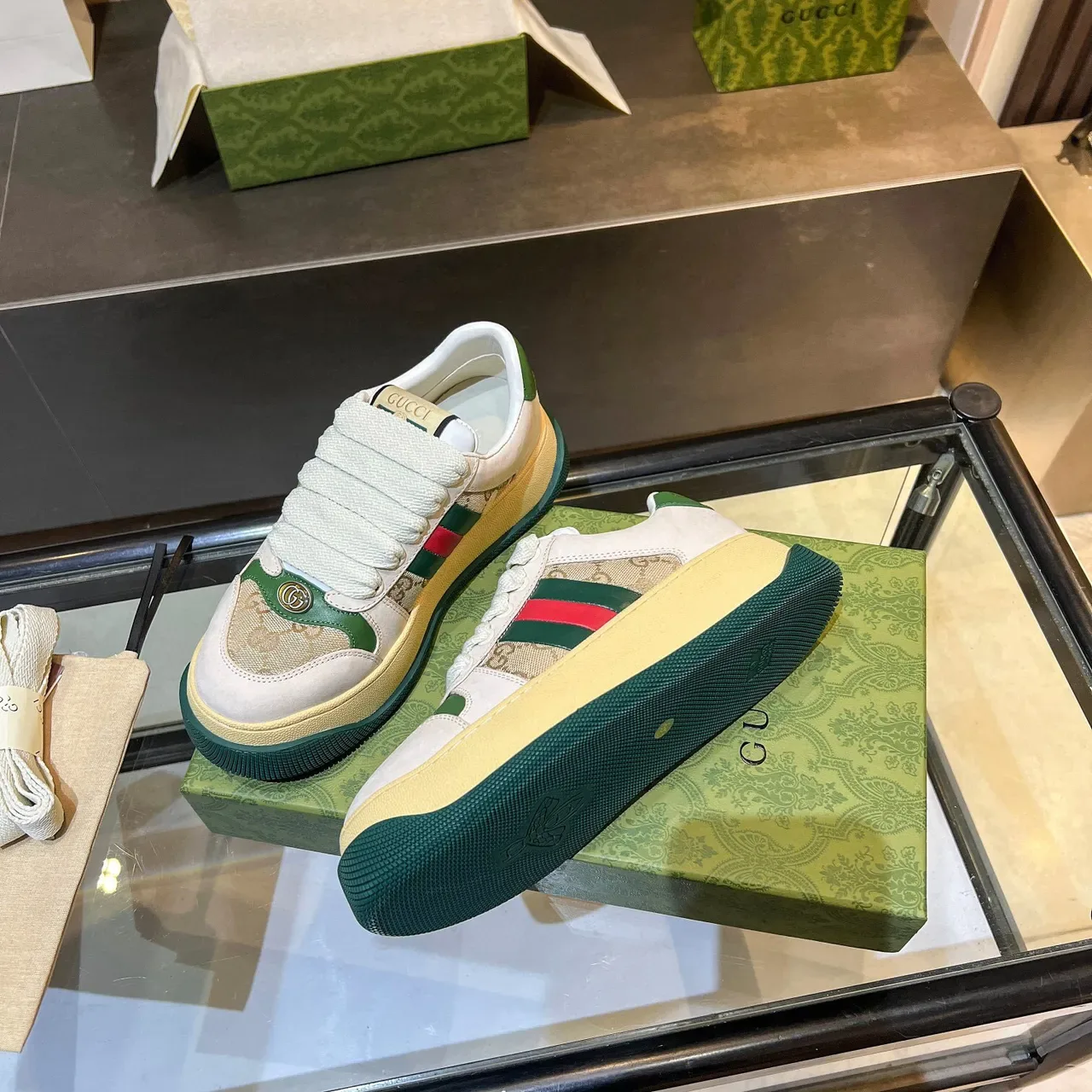 Gucci Screener Off-White এবং Beige GG Monogram Web Stripe লাইফস্টাইল স্নিকার 8